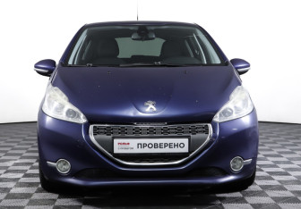 Подержанный автомобиль Peugeot 208 2013 года (2 фото)