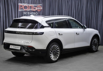 Подержанный автомобиль Voyah Free 2023 года (5 фото)