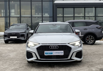 Подержанный автомобиль Audi A3 Sedan 2021 года (2 фото)