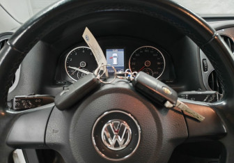 Подержанный автомобиль Volkswagen Tiguan 2012 года (17 фото)