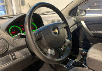 Подержанный автомобиль Chevrolet Aveo Sedan 2008 года (13 фото)