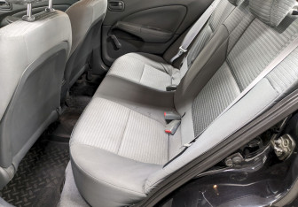 Подержанный автомобиль Nissan Almera Classic 2007 года (15 фото)
