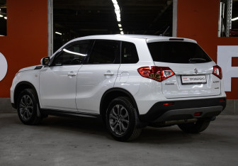 Подержанный автомобиль Suzuki Vitara 2017 года (7 фото)