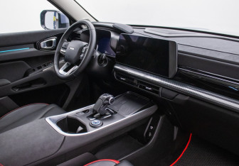 Подержанный автомобиль Haval H3 2024 года (10 фото)