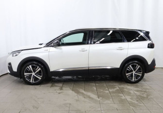 Подержанный автомобиль Peugeot 5008 Suv 2019 года (8 фото)
