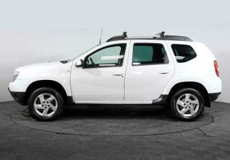 Подержанный автомобиль Renault Duster 2014 года (3 фото)