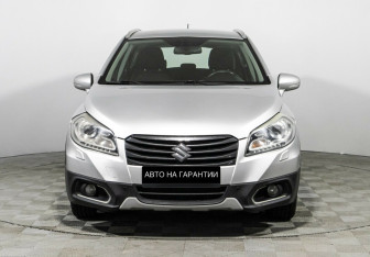 Подержанный автомобиль Suzuki SX4 Hatchback 2014 года (2 фото)