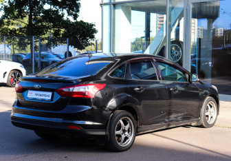 Подержанный автомобиль Ford Focus Sedan 2011 года (4 фото)