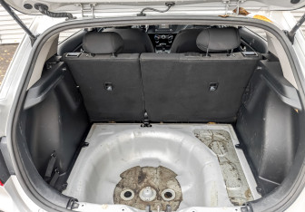 Подержанный автомобиль Kia Rio Hatchback 2021 года (10 фото)