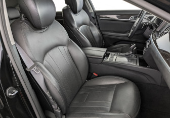 Подержанный автомобиль Hyundai Genesis 2016 года (24 фото)