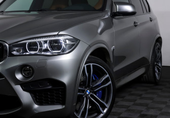 Подержанный автомобиль BMW X5 M 2018 года (23 фото)