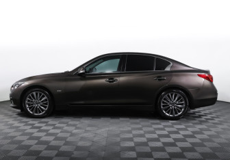 Подержанный автомобиль Infiniti Q50 2014 года (8 фото)