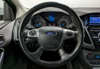 Подержанный автомобиль Ford Focus Wagon 2014 года (24 фото)
