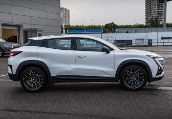 Подержанный автомобиль Changan UNI-T 2023 года (4 фото)