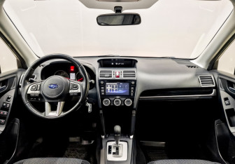 Подержанный автомобиль Subaru Forester Suv 2017 года (14 фото)