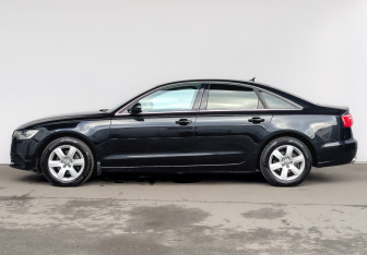 Подержанный автомобиль Audi A6 Sedan 2012 года (8 фото)