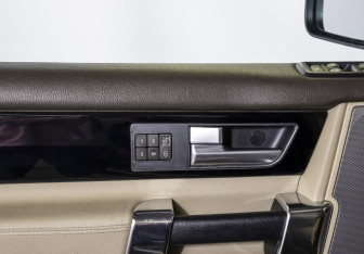 Подержанный автомобиль Land Rover Discovery 2009 года (15 фото)