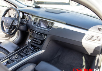 Подержанный автомобиль Peugeot 508 Sedan 2012 года (9 фото)