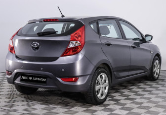 Подержанный автомобиль Hyundai Solaris Hatchback 2013 года (3 фото)