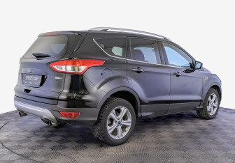 Подержанный автомобиль Ford Kuga 2016 года (5 фото)