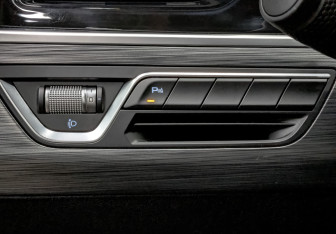 Подержанный автомобиль Geely Tugella 2022 года (28 фото)
