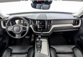 Подержанный автомобиль Volvo XC60 2020 года (14 фото)