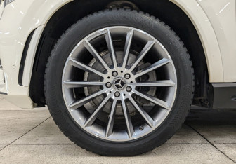 Подержанный автомобиль Mercedes-Benz GLE 2021 года (12 фото)