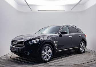 Подержанный автомобиль Infiniti QX70 2016 года (1 фото)