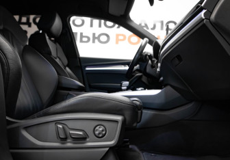 Подержанный автомобиль Audi Q5 2018 года (31 фото)