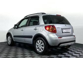 Подержанный автомобиль Suzuki SX4 Hatchback 2014 года (7 фото)