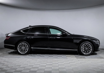 Подержанный автомобиль Genesis G80 2021 года (4 фото)