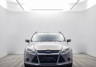 Подержанный автомобиль Ford Focus Sedan 2011 года (2 фото)