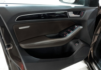 Подержанный автомобиль Audi Q5 2013 года (19 фото)