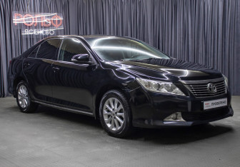 Подержанный автомобиль Toyota Camry Sedan 2014 года (3 фото)