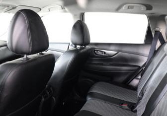 Подержанный автомобиль Nissan X-Trail 2018 года (12 фото)