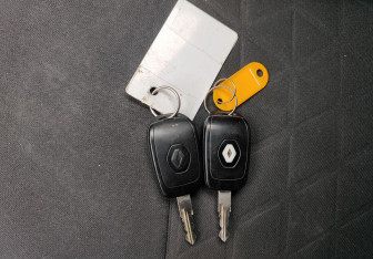 Подержанный автомобиль Renault Sandero 2017 года (14 фото)