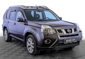 Подержанный автомобиль Nissan X-Trail 2014 года (3 фото)