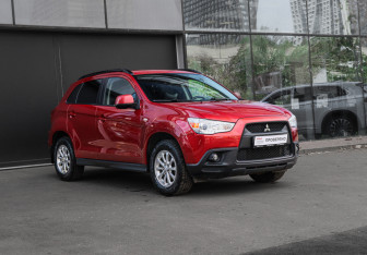 Подержанный автомобиль Mitsubishi ASX 2010 года (3 фото)