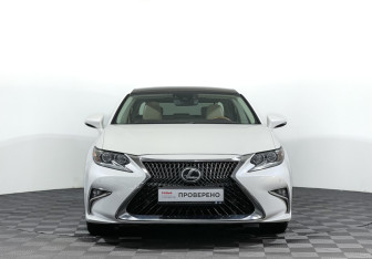 Подержанный автомобиль Lexus ES 2015 года (2 фото)