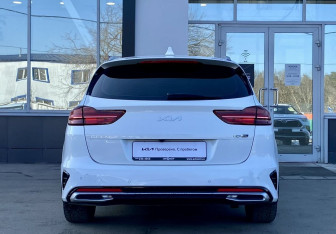 Подержанный автомобиль Kia Ceed Wagon 2021 года (6 фото)