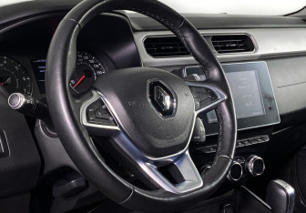 Подержанный автомобиль Renault Arkana 2021 года (14 фото)