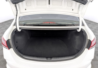 Подержанный автомобиль Hyundai Solaris Sedan 2021 года (10 фото)