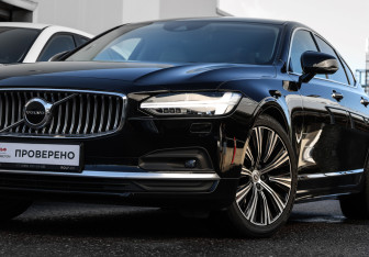 Подержанный автомобиль Volvo S90 2021 года (23 фото)