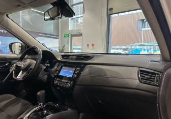 Подержанный автомобиль Nissan X-Trail 2020 года (9 фото)