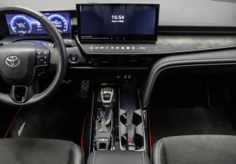 Новый Toyota Camry Sedan 2024 (9 фото)