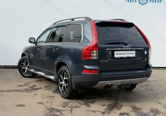Подержанный автомобиль Volvo XC90 2007 года (7 фото)