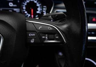 Подержанный автомобиль Audi A4 Sedan 2016 года (12 фото)