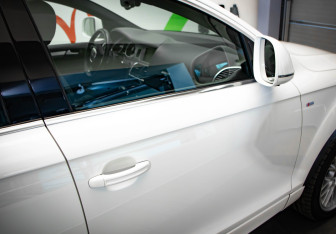 Подержанный автомобиль Audi Q7 2008 года (27 фото)