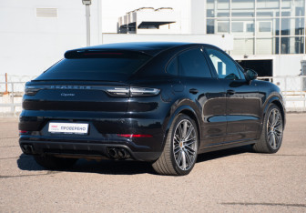 Подержанный автомобиль Porsche Cayenne 2019 года (7 фото)
