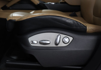 Подержанный автомобиль Porsche Cayenne 2014 года (22 фото)